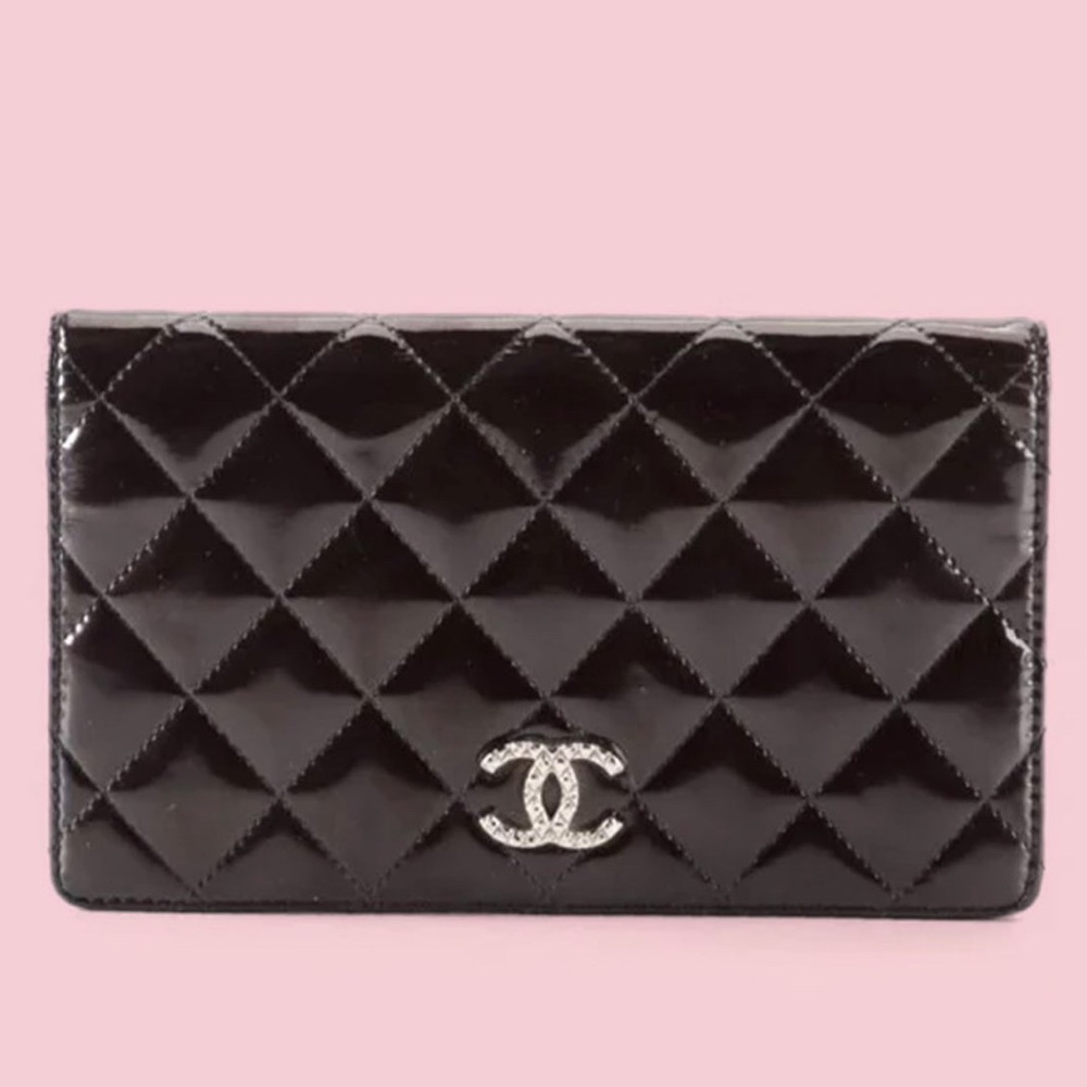Chanel CC Yen Wallet in Quilted Patent Leather